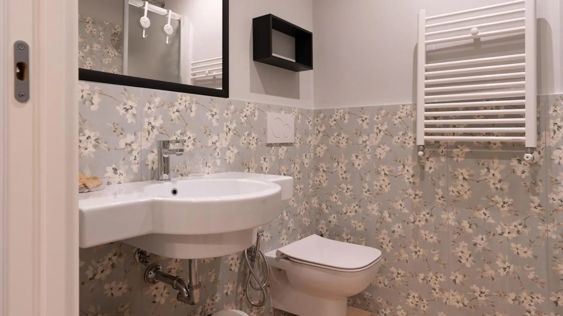 Guest house Residenza Lucrezio Hotel Rome Italy
